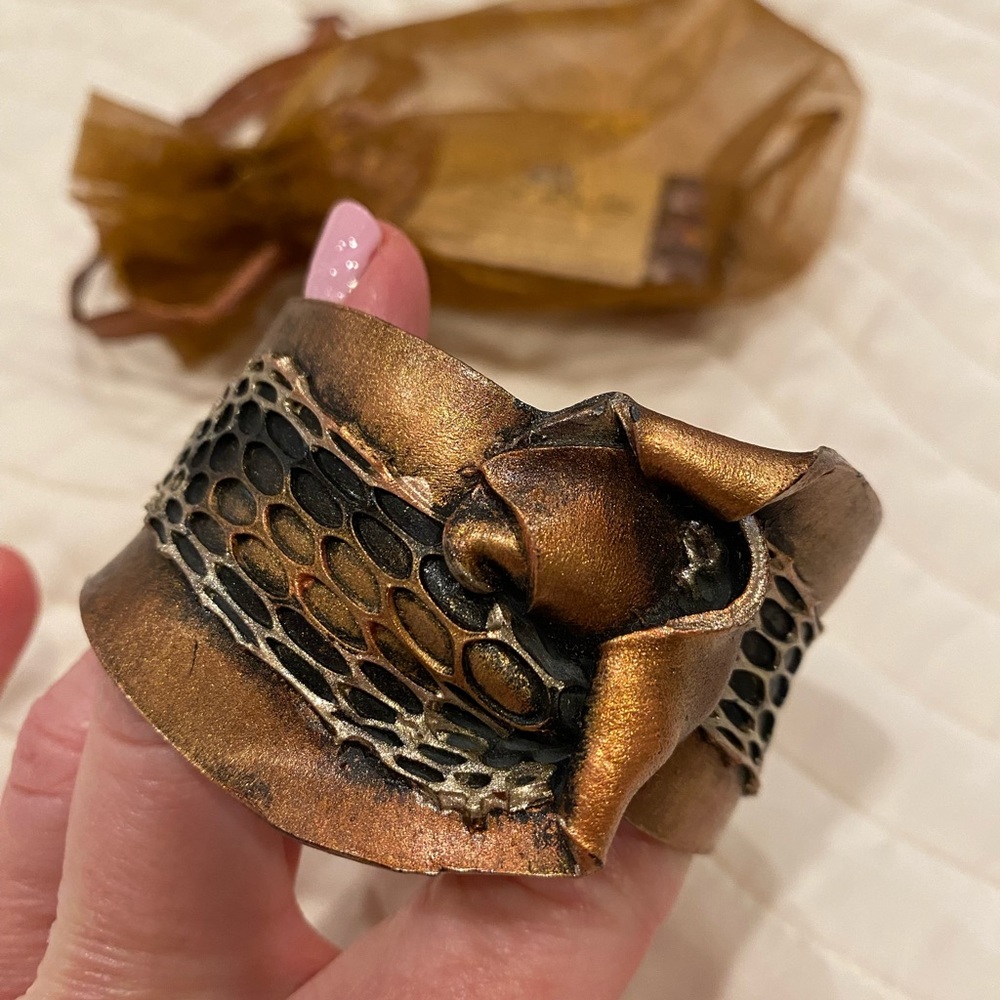 Wearable art! Gorgeous handmade bracelet. - Picture 4 of 6